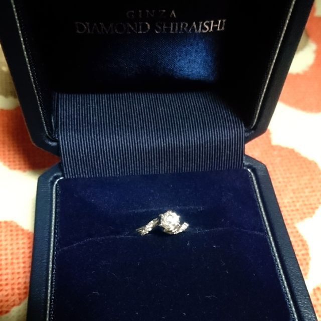 【銀座ダイヤモンドシライシの口コミ】 ダイヤが素晴らしかったです。夫が何店舗も見て回って、他のブランドのダ…
