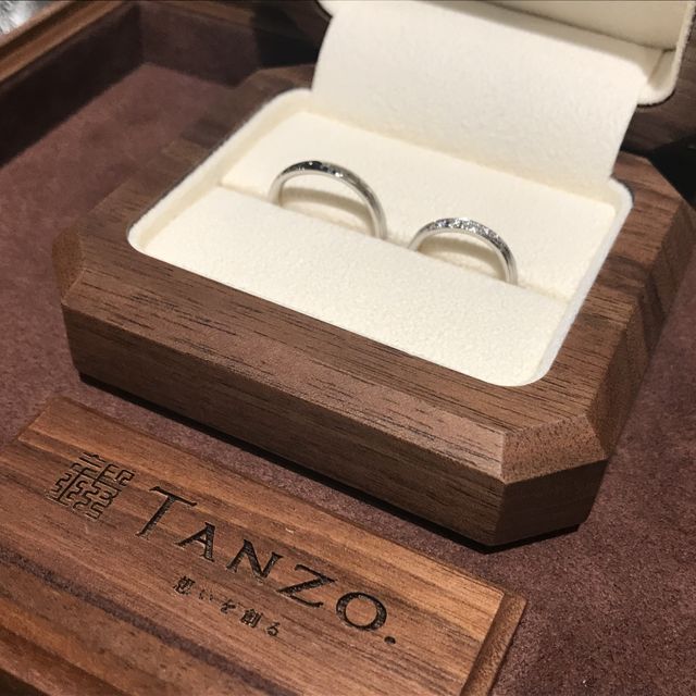 【TANZO.(鍛造指輪)の口コミ】 自分たちでデザインを考えるため、世界に1つしかないオリジナルの指輪を作…