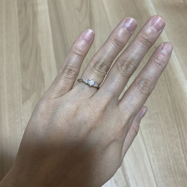 【銀座ダイヤモンドシライシの口コミ】 普段指輪を着用しないので、どんなデザインがいいか自分でもよく分からな…