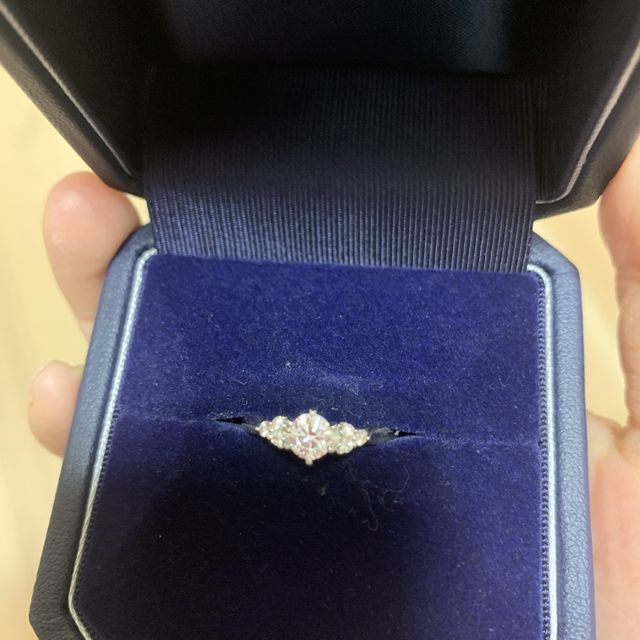 【銀座ダイヤモンドシライシの口コミ】 普段指輪を着用しないので、どんなデザインがいいか自分でもよく分からな…