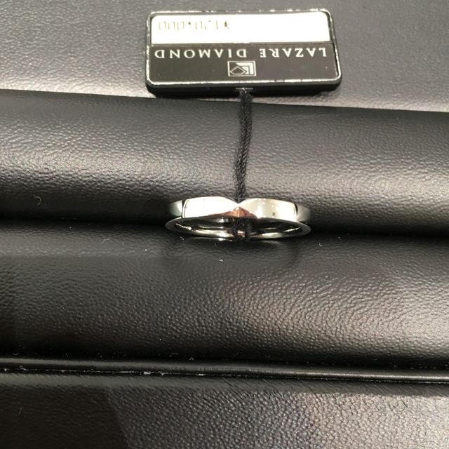 【ラザール ダイヤモンド(LAZARE DIAMOND)の口コミ】 結婚指輪さがしに10件程まわりましたが、ダイヤモンドの輝きが素晴らし買…