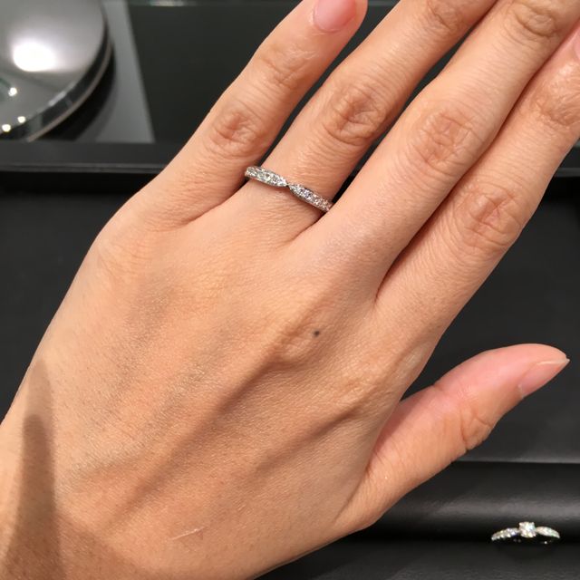 【ラザール ダイヤモンド(LAZARE DIAMOND)の口コミ】 結婚指輪さがしに10件程まわりましたが、ダイヤモンドの輝きが素晴らし買…