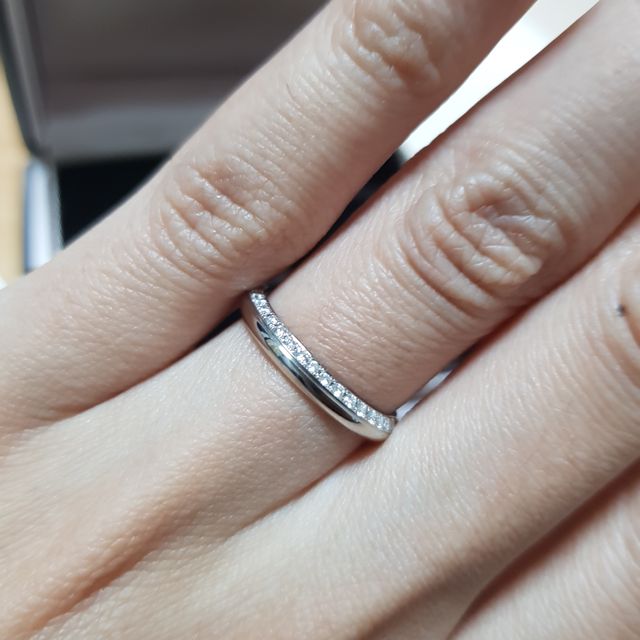 【アイプリモ(I-PRIMO)の口コミ】 彼は普段アクセサリー等を身に着けないのでシンプルだけどシンプル過ぎな…