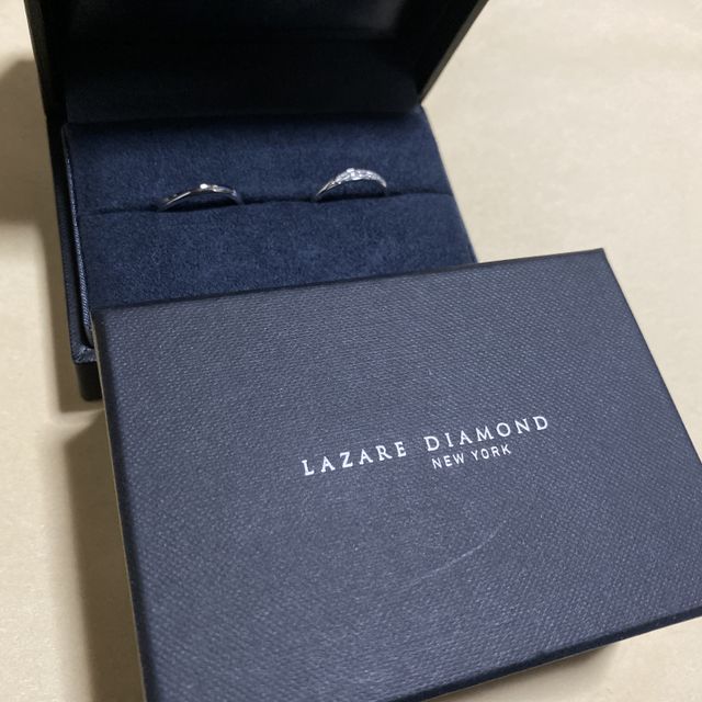 【ラザール ダイヤモンド(LAZARE DIAMOND)の口コミ】 このラザールダイヤモンドのデザインが気に入り、これからずっとつけてい…