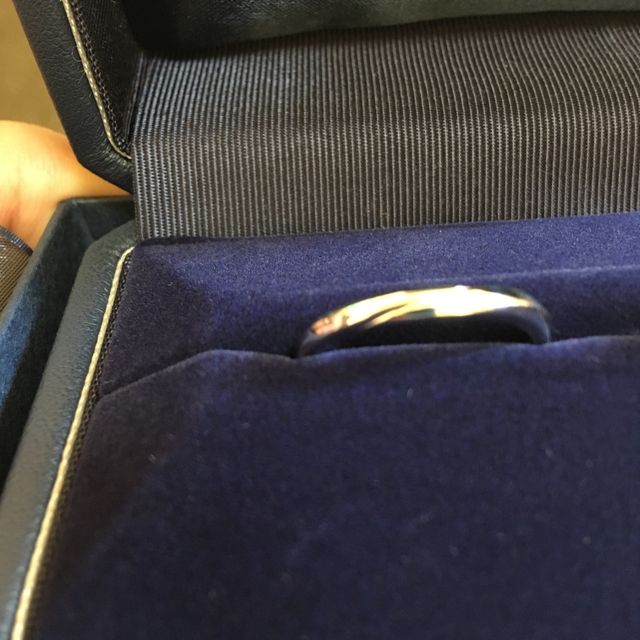 【銀座ダイヤモンドシライシの口コミ】 とても綺麗で、つけ心地も良かったです。
彼女とペアリングにしてもらいま…