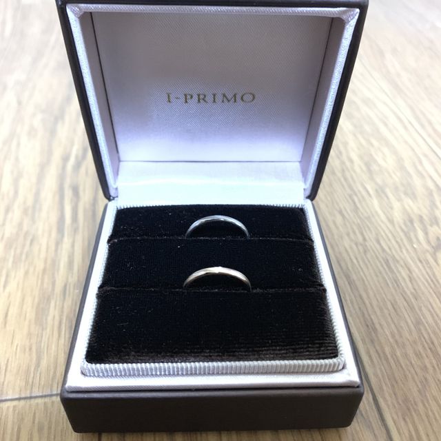 【アイプリモ(I-PRIMO)の口コミ】 あまり、派手すぎない指輪を探しており、この指輪は、つや消し加工がされ…