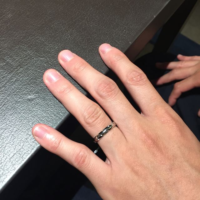 【ショーメ(CHAUMET)の口コミ】 婚約指輪は職場でつけられないので、毎日つけることのできる結婚指輪には…