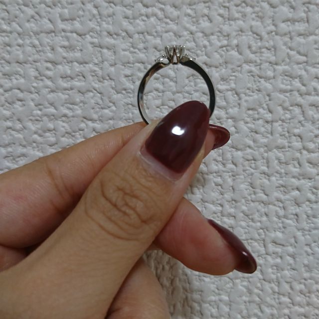 【STAR JEWELRY(スタージュエリー)の口コミ】 もともと婚約指輪を購入する予定がなく、
結婚指輪をダイヤが多めのデザイ…