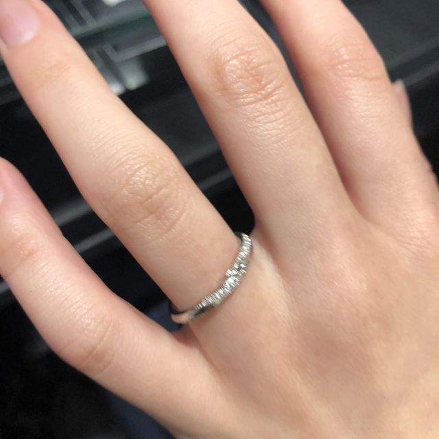 【エクセルコダイヤモンド(EXELCO DIAMOND)の口コミ】 デザインが可愛くて男性用、女性用共にとても気に入りました。
価格も丁度…