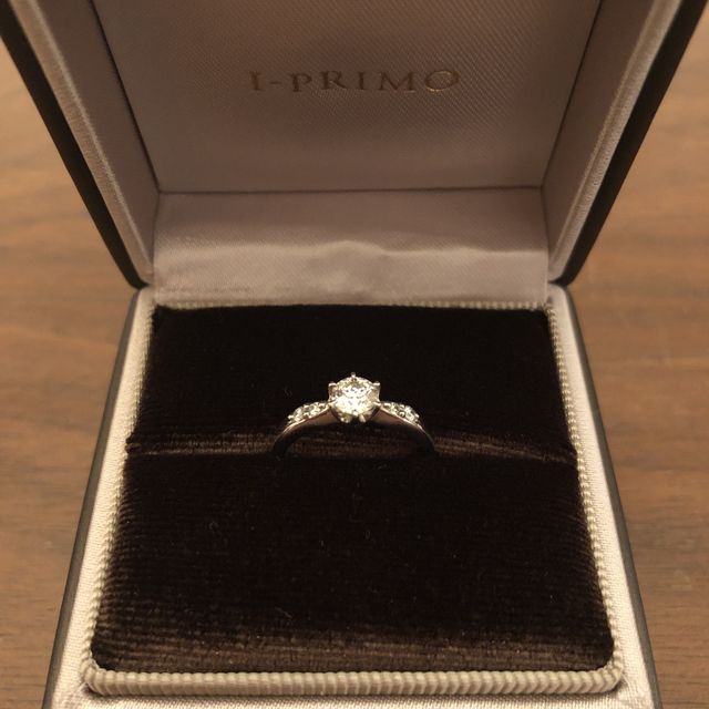 【アイプリモ(I-PRIMO)の口コミ】 リングの種類がとても豊富なところ、ダイヤモンドの質や大きさを自分の目…