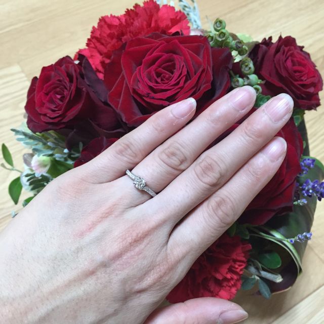 【ラザール ダイヤモンド(LAZARE DIAMOND)の口コミ】 ダイヤの輝き、品質とデザインの可愛さが決め手でした。ダイヤモンドの大…