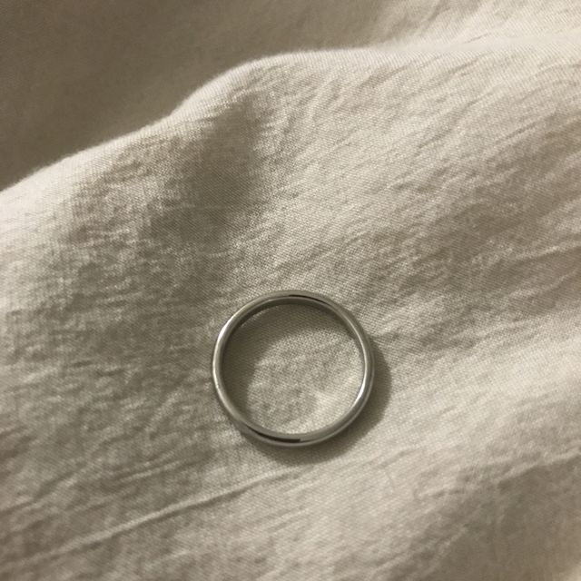 【銀座ダイヤモンドシライシの口コミ】 シンプルでつけ心地もよく、金額もそこまで高価ではないと思う。
フォルム…