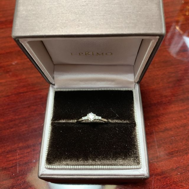 【アイプリモ(I-PRIMO)の口コミ】 彼がわたしに似合うと思って選んでくれたそうです。5時間くらいかけてダイ…