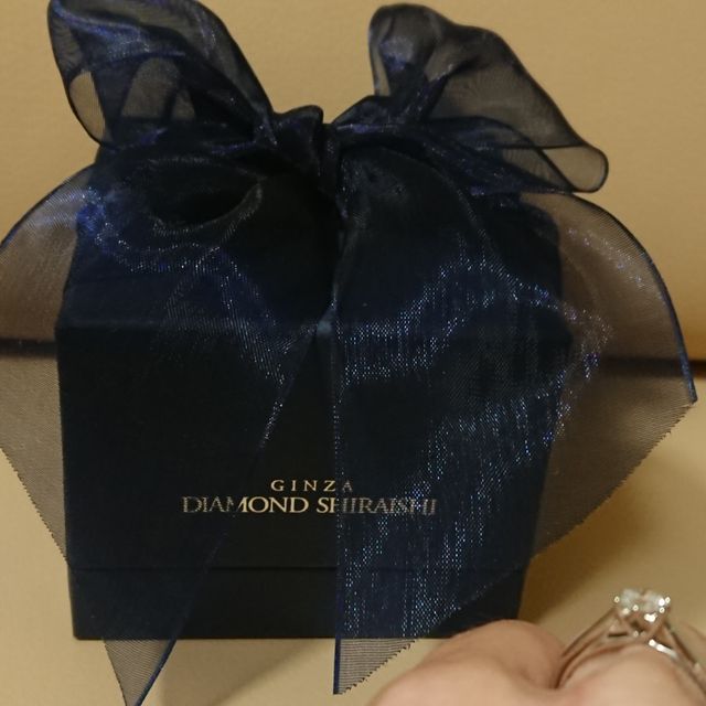 【銀座ダイヤモンドシライシの口コミ】 ダイヤモンドが大きく見えるものが欲しかったので一粒ダイヤを探していま…