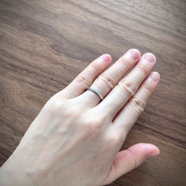 【4℃ BRIDAL(ヨンドシーブライダル)の口コミ】 色々なお店に行き、指輪の試着をしてきましたが、つけ心地の良さとデザイ…
