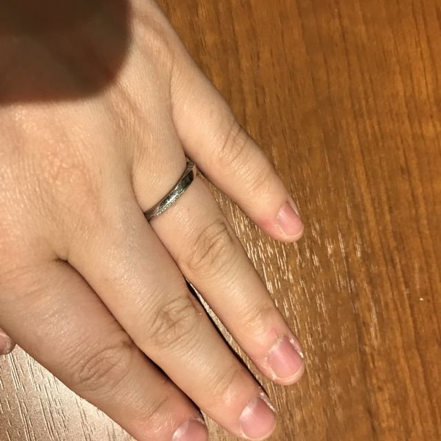 【アイプリモ(I-PRIMO)の口コミ】 指を曲げた時に内側に当たらないように斜めにカットされていて、つけ心地…