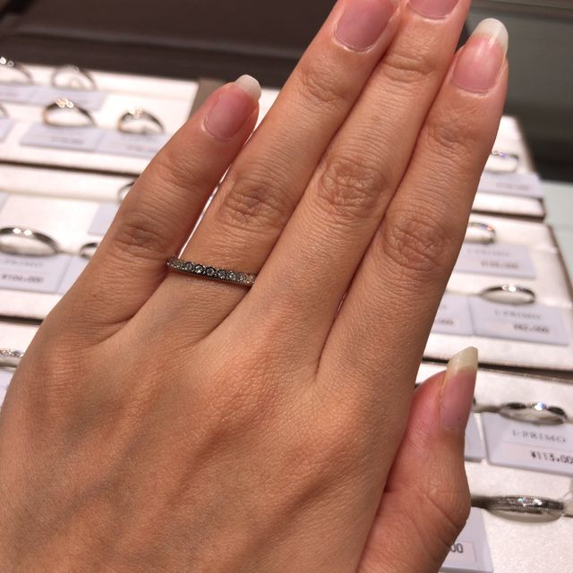 【アイプリモ(I-PRIMO)の口コミ】 結婚指輪にはあまりキラキラしたのは向かないのかなと思いましたが、実際…