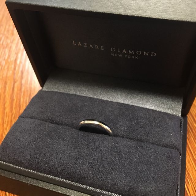 【ラザール ダイヤモンド(LAZARE DIAMOND)の口コミ】 インターネットで調べてお店を訪ねました。
デザインが豊富で、お洒落な物…