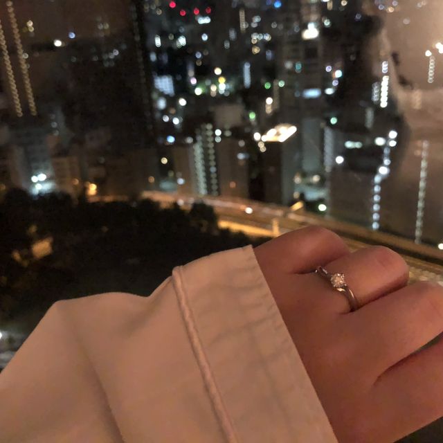 【アイプリモ(I-PRIMO)の口コミ】 主人が選んでくれたダイヤモンドを裏側までしっかり見ることができるデザ…