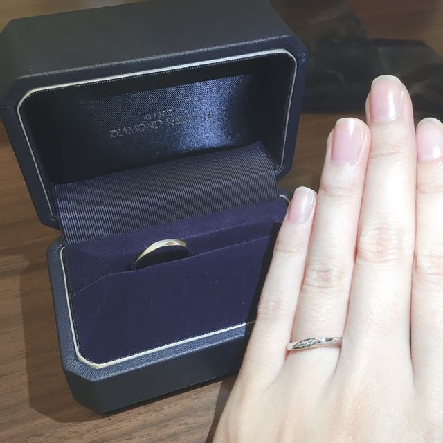 【銀座ダイヤモンドシライシの口コミ】 付けた瞬間にこれだ！とときめいた指輪でした。シンプルだけど可愛い指輪…