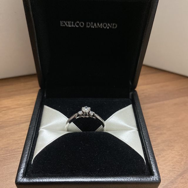 【エクセルコダイヤモンド(EXELCO DIAMOND)の口コミ】 色々試しましたがデザインで決めました！
最初は購入するつもりではなかっ…