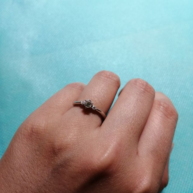 【4℃ BRIDAL(ヨンドシーブライダル)の口コミ】 ウェーブしたデザインを探していて、さりげなくウェーブされているところ…