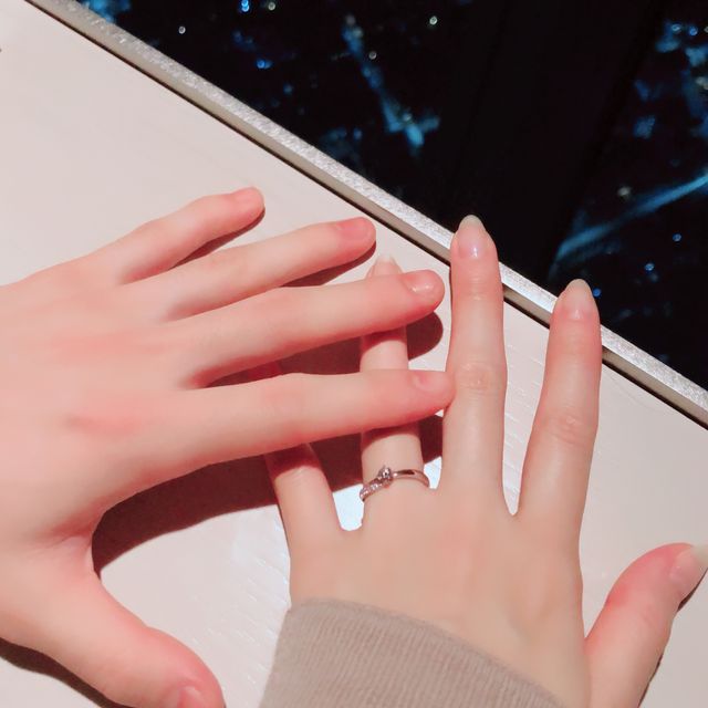 【アイプリモ(I-PRIMO)の口コミ】 婚約指輪は2人で選ぼうと言っていたので、彼とお店に行ったところ、アシン…