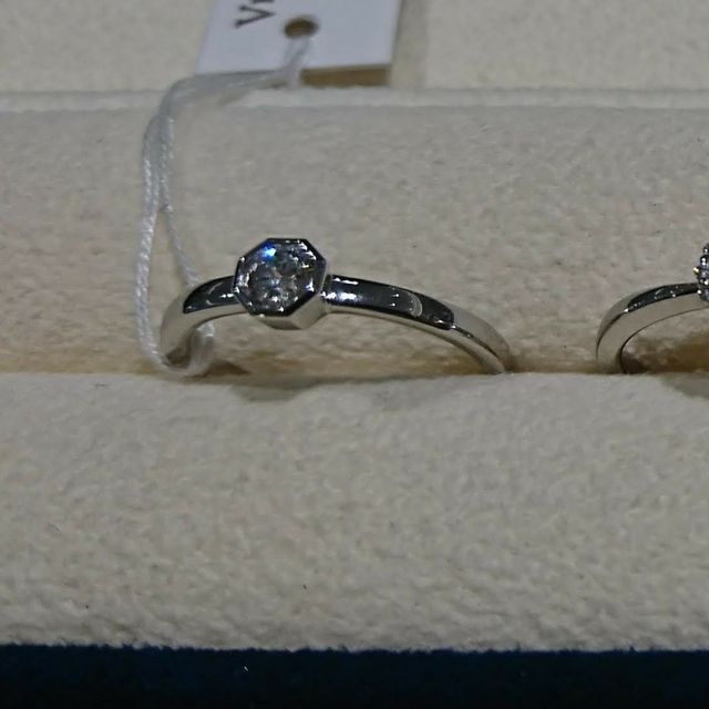 【ヴァンドーム青山(VENDOME AOYAMA)の口コミ】 丸いダイヤではなく、8角形のロイヤルエイトカットのダイヤがあしらわれて…