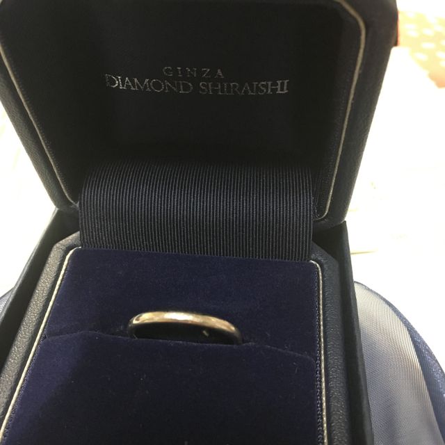 【銀座ダイヤモンドシライシの口コミ】 指輪のデザインはシンプルにしました。毎日付けるので付けごごちとビジネ…