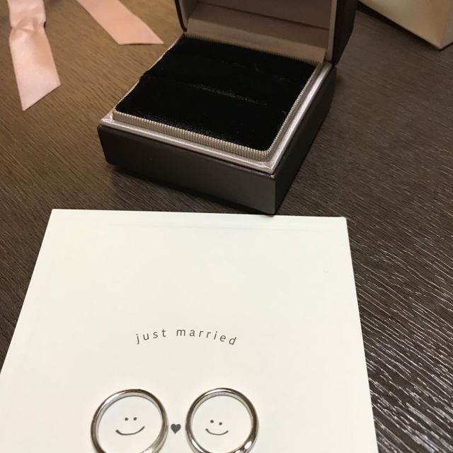 【アイプリモ(I-PRIMO)の口コミ】 リングの美しいデザイン、曲線美に惹かれました。
ダイヤモンドがあしらわ…