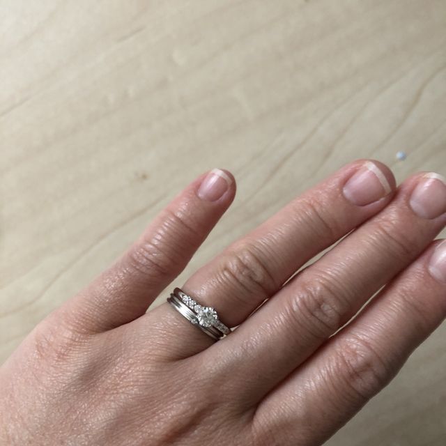 【ジュエリーツツミ(JEWELRY TSUTSUMI)の口コミ】 主人の結婚指輪と私の結婚指輪、婚約指輪合わせて五万円ほどで探していま…