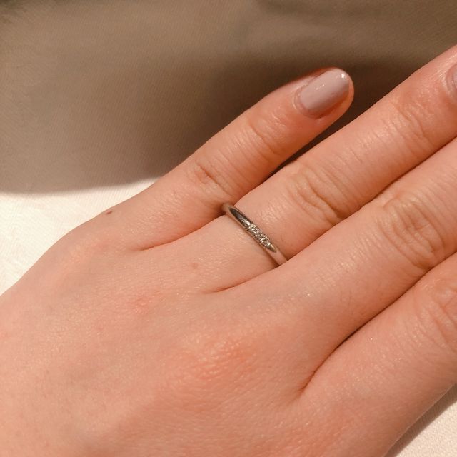 【ティファニー(Tiffany & Co.)の口コミ】 デザインがシンプルだけど控えめにダイヤが着いていて可愛かったため。ま…