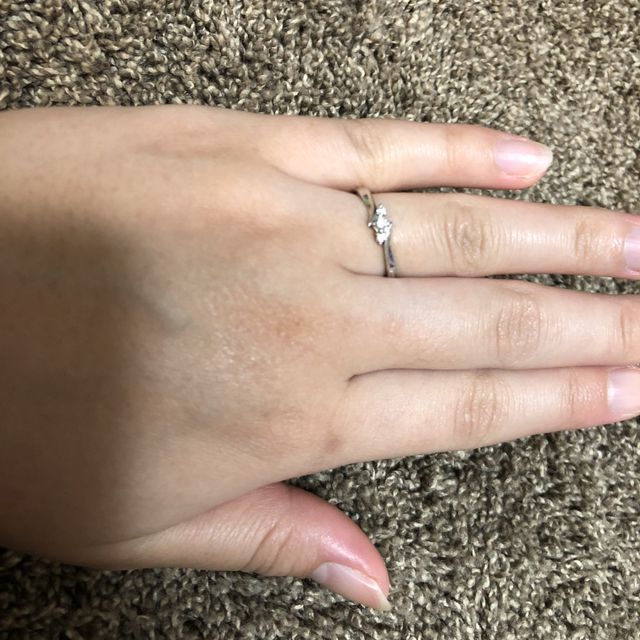 【4℃ BRIDAL(ヨンドシーブライダル)の口コミ】 この先歳をとってもいつまででも付けれそうで、結婚指輪はまだ決めていな…