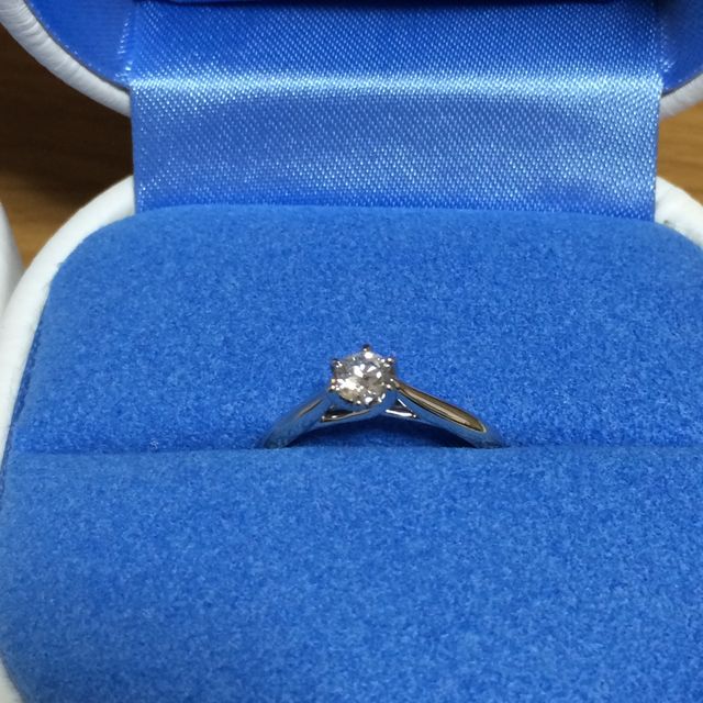 【銀座ダイヤモンドシライシの口コミ】 シンプルであまり高さがないデザインが良くて探していました。シライシさ…