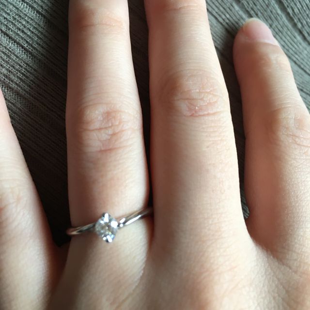 【銀座ダイヤモンドシライシの口コミ】 シンプルなデザインが良く、ストレートかウェーブで悩んでいましたが、弱…