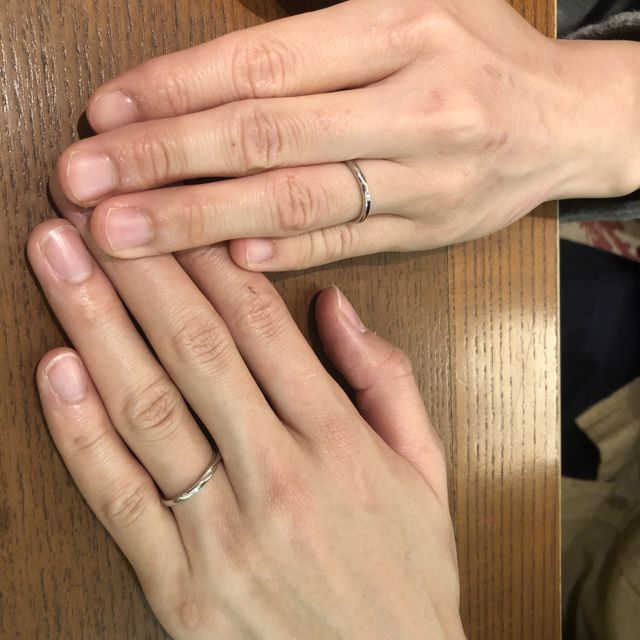 【TRECENTI(トレセンテ)の口コミ】 男女で別の種類のものに決めました。男性の方は、ウェーブ感も派手すぎず…