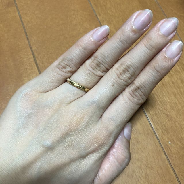 【TRECENTI(トレセンテ)の口コミ】 この結婚指輪にした決め手は、抜群の着け心地です！！初めに一般的なリン…