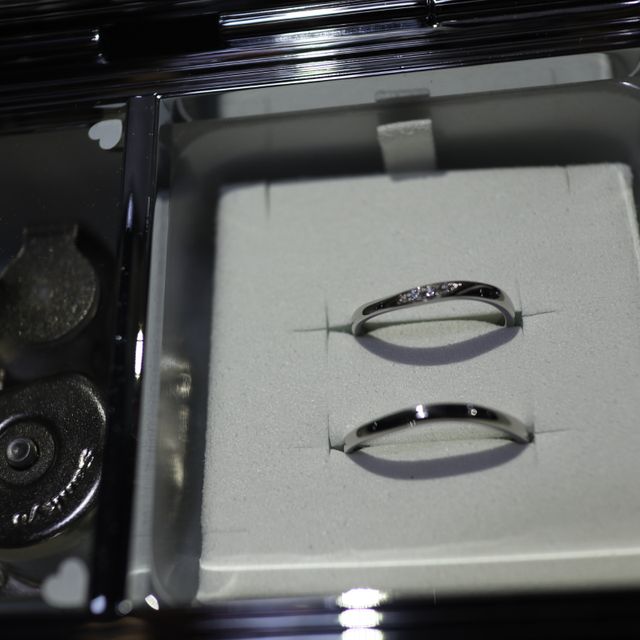 【canal4℃(カナルヨンドシー)の口コミ】 自分好みのデザインで真ん中にダイヤが入っているところ。旦那と私の指輪…