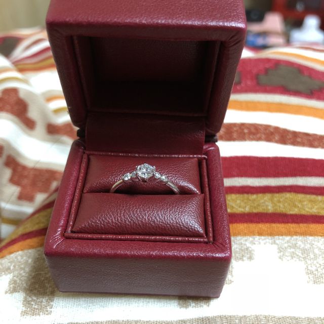 【モニッケンダム(MONNICKENDAM)の口コミ】 初めて来店したときから
すごく丁寧な接客で自分に似合う指輪をゆっくり選…