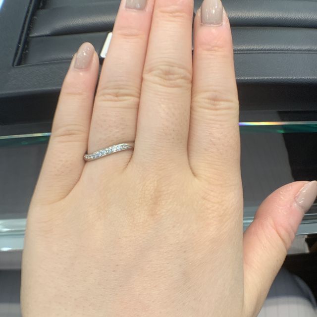 【ラザール ダイヤモンド(LAZARE DIAMOND)の口コミ】 ストレートに近いウェーブタイプです。彼はあまり曲がりすぎたウェーブは…