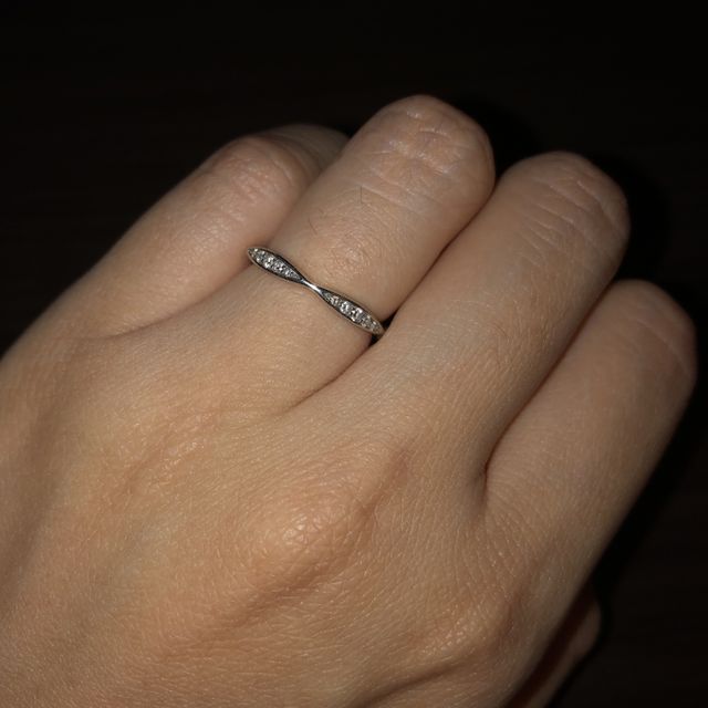 【シャネル(CHANEL)の口コミ】 婚約指輪をシャネルのカメリアのものをいただいたので、同じラインの結婚…