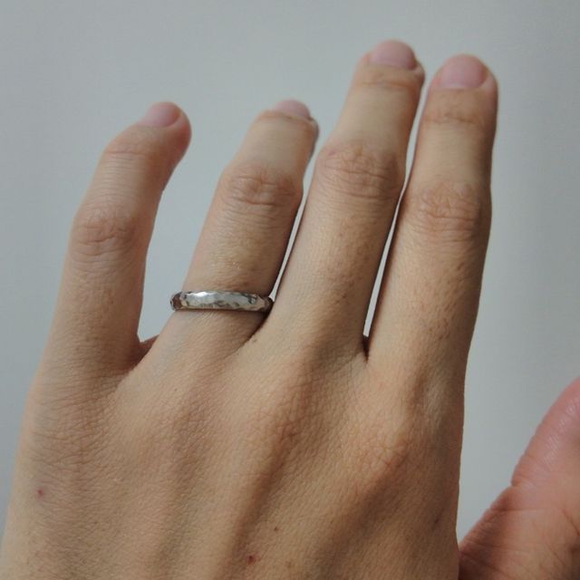 【ケイウノ ブライダル(K.UNO BRIDAL)の口コミ】 石などを入れると家事などをするときにどうしても気を使うので、石なしで…