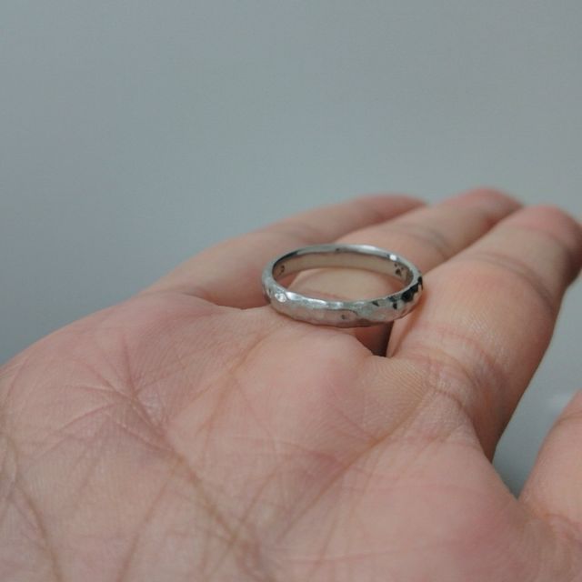 【ケイウノ ブライダル(K.UNO BRIDAL)の口コミ】 石などを入れると家事などをするときにどうしても気を使うので、石なしで…