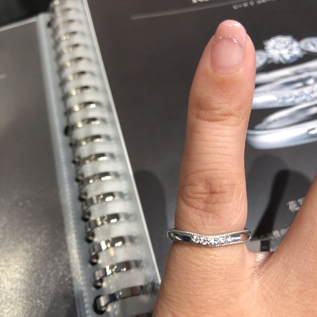 【エクセルコダイヤモンド(EXELCO DIAMOND)の口コミ】 デザインはとてもシンプルです。ダイヤモンドの質には、とても自信を持っ…