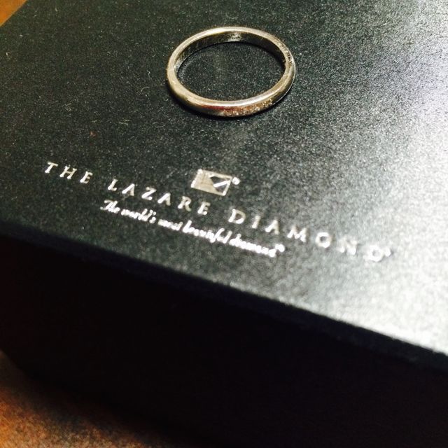 【ラザール ダイヤモンド(LAZARE DIAMOND)の口コミ】 結婚指輪は常に身につけておくものですので、私が一番重視したのはつけ心…