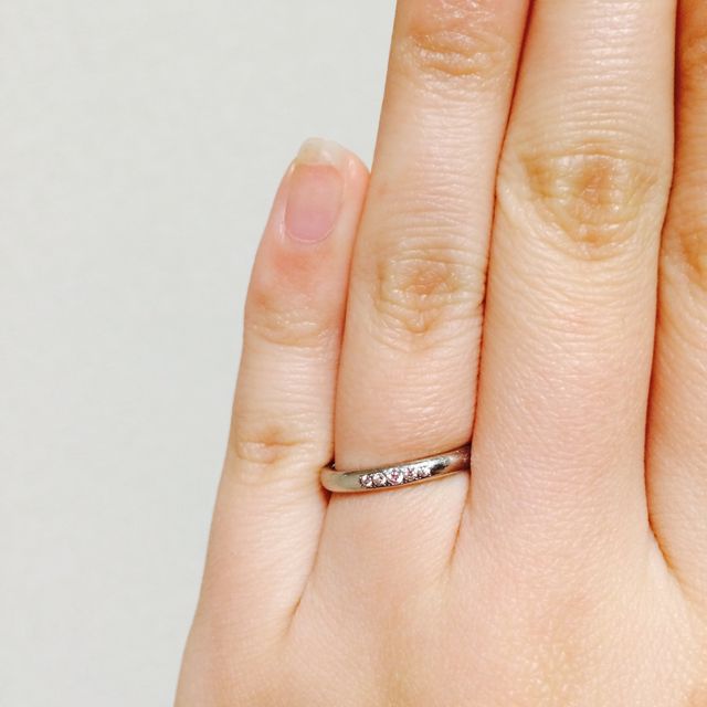 【ラザール ダイヤモンド(LAZARE DIAMOND)の口コミ】 結婚指輪は常に身につけておくものですので、私が一番重視したのはつけ心…