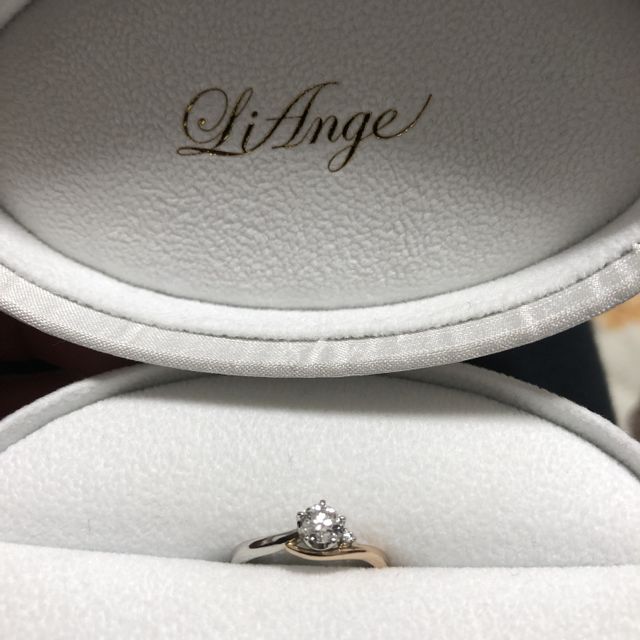 【LiAnge(リアンジェ)の口コミ】 せっかくもらった婚約指輪なので、普段から着けれるようなデザインにしま…