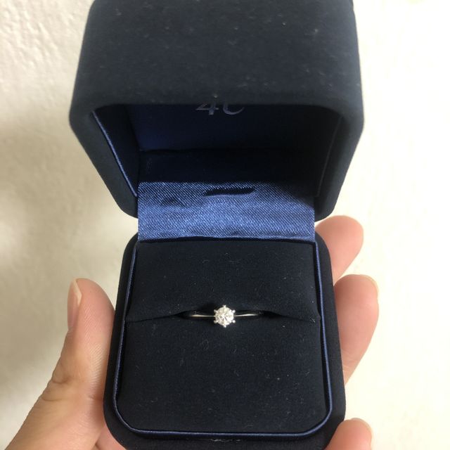 【4℃ BRIDAL(ヨンドシーブライダル)の口コミ】 一粒ダイヤでかつリング部分が細いもの、とにかくシンプルなものを探して…