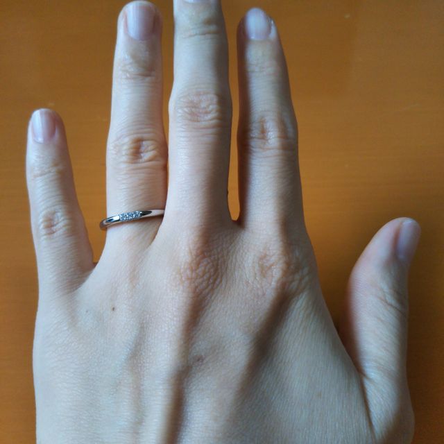 【kobito no yubiwa(コビトノユビワ)の口コミ】 通常のプラチナの3倍の硬度というキャッチフレーズに惹かれました。
長く…