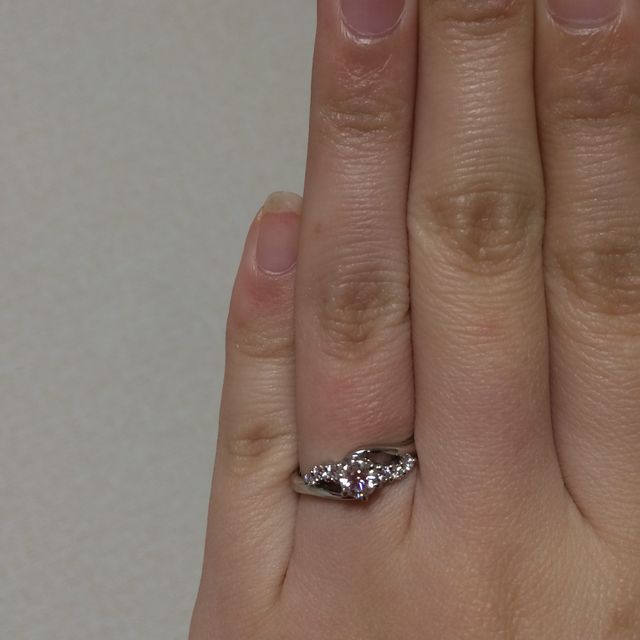 【アイプリモ(I-PRIMO)の口コミ】 指輪がたくさんありすぎて、とても迷いました。その中でも、一目惚れして…